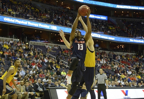 Zak Irvin (21) and Duncan Robinson (22)