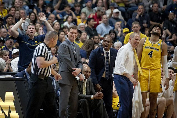 Luke Yaklich, Saddi Washington, Deandre Haynes, John Beilein, and Isaiah Livers (4)