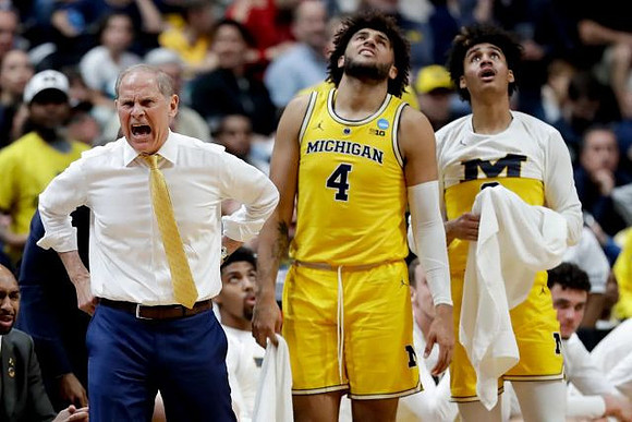 John Beilein, Isaiah Livers (4), and Jordan Poole (2)