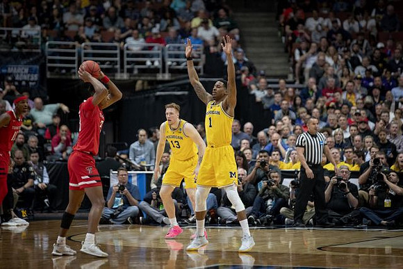 Ignas Brazdeikis (13) and Charles Matthews (1)