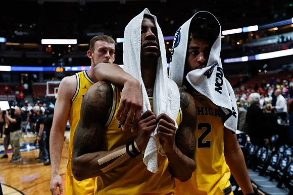 Austin Davis (51), Charles Matthews (1), and Jordan Poole (2)