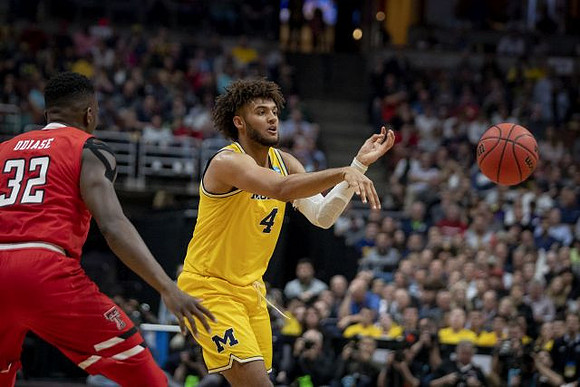 Isaiah Livers (4)