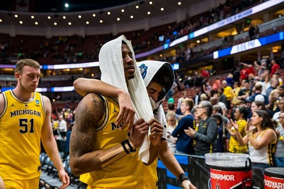 Austin Davis (51), Charles Matthews (1), and Jordan Poole (2)