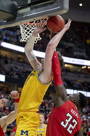 Jon Teske (15) and Ignas Brazdeikis (13)