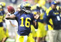 Denard Robinson (16)