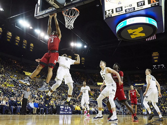 Zavier Simpson (3), Muhammad-Ali Abdur-Rahkman (12), Moritz Wagner (13), and Duncan Robinson (22)