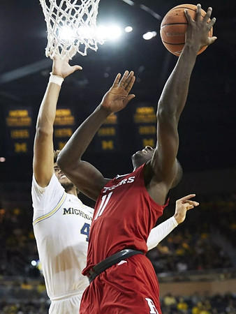 Isaiah Livers (4)