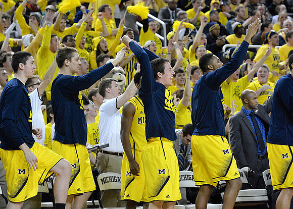 Sean Lonergan (20), Mark Donnal (34), Andrew Dakich (5), Zak Irvin (21), and C.J. Lee