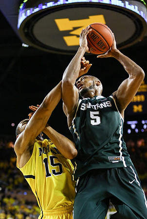 Jon Horford (15)