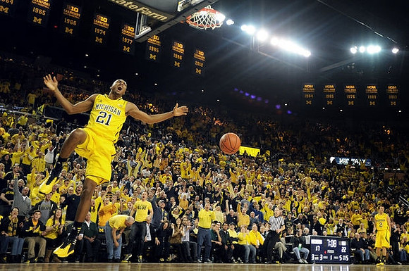 Zak Irvin (21) and Spike Albrecht (2)