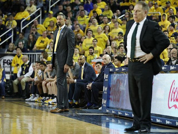 Isaiah Livers (2), Saddi Washington, Phil Martelli, and Michigan State Head Coach Tom Izzo
