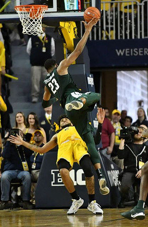 Isaiah Livers (2)