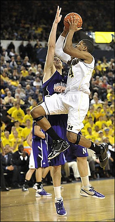 Darius Morris (4)