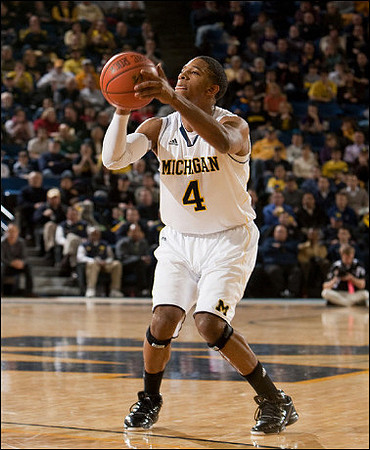 Darius Morris (4)