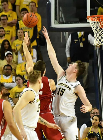 Ignas Brazdeikis (13) and Jon Teske (15)