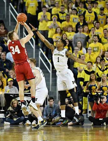 Ignas Brazdeikis (13) and Charles Matthews (1)