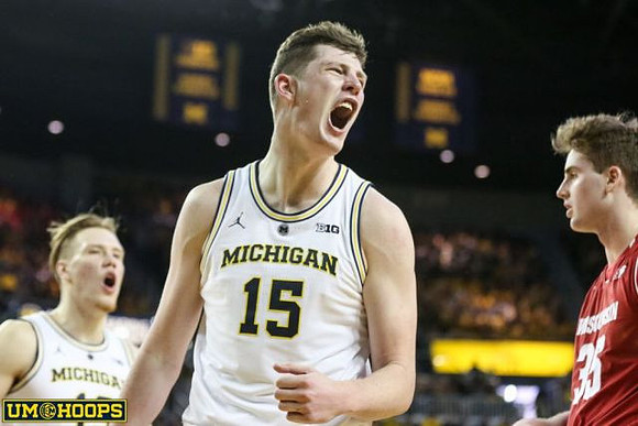 Ignas Brazdeikis (13) and Jon Teske (15)
