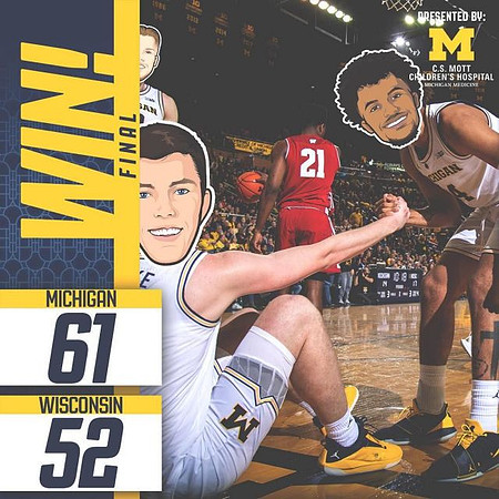 Jon Teske (15), Ignas Brazdeikis (13), and Isaiah Livers (4)