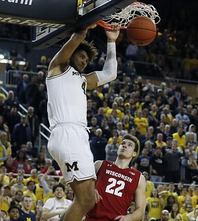 Isaiah Livers (4)