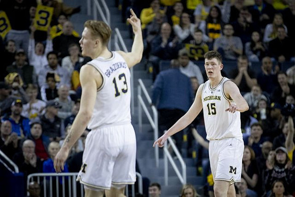 Ignas Brazdeikis (13) and Jon Teske (15)