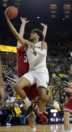 Isaiah Livers (4)