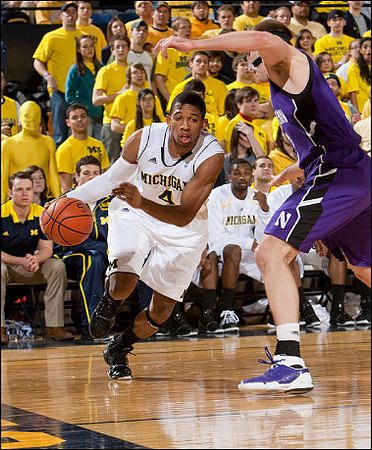 Darius Morris (4)