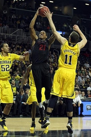 Jordan Morgan (52) and Nik Stauskas (11)