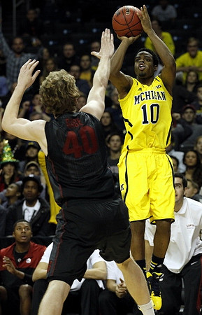 Derrick Walton Jr. (10)