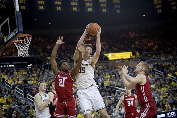 Ignas Brazdeikis (13) and Jon Teske (15)