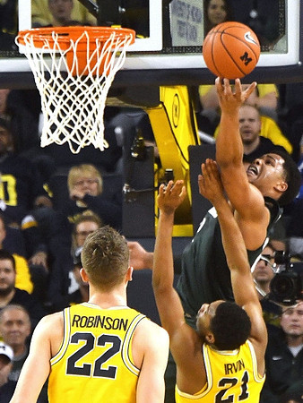 Duncan Robinson (22) and Zak Irvin (21)