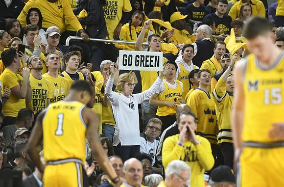 Charles Matthews (1) and Jon Teske (15)