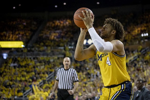 Isaiah Livers (4)