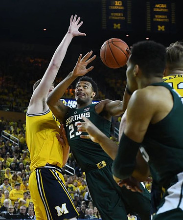 Jon Teske (15) and Ignas Brazdeikis (13)