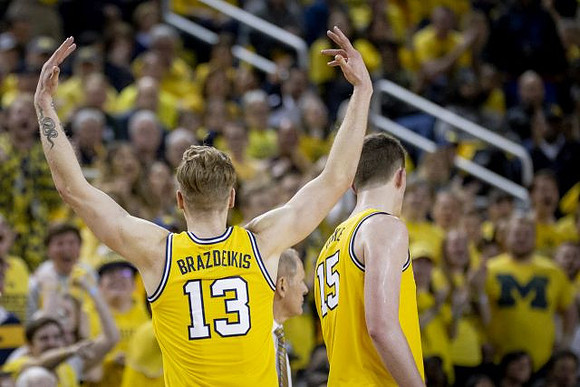 Ignas Brazdeikis (13) and Jon Teske (15)