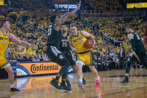 Jon Teske (15) and Ignas Brazdeikis (13)