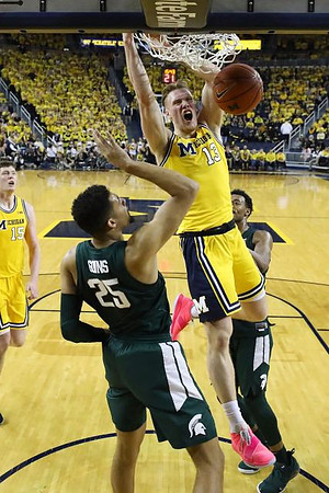 Jon Teske (15) and Ignas Brazdeikis (13)