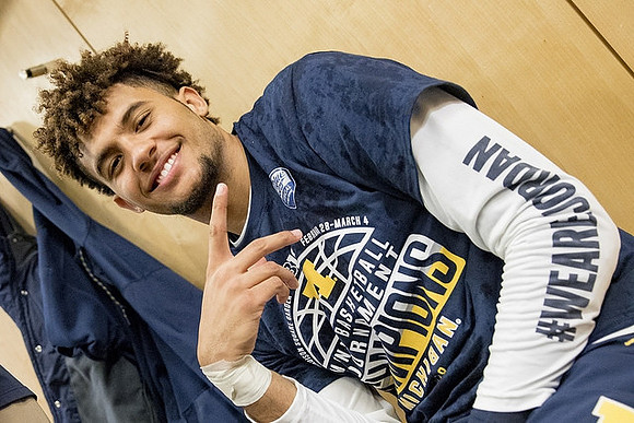 Isaiah Livers (4)