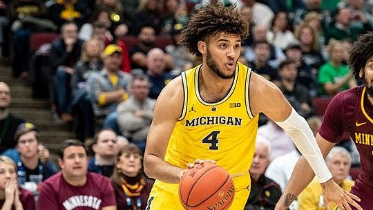 Isaiah Livers (4)