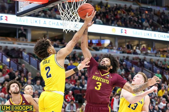Jordan Poole (2) and Ignas Brazdeikis (13)