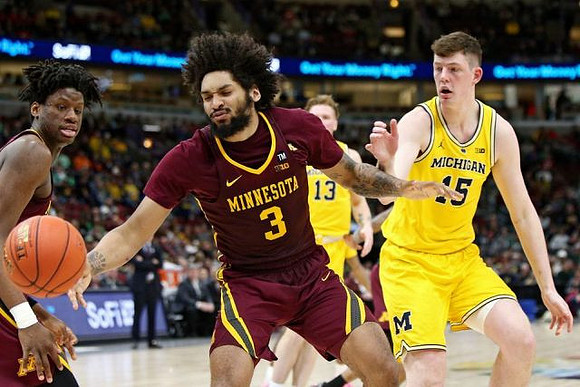 Ignas Brazdeikis (13) and Jon Teske (15)