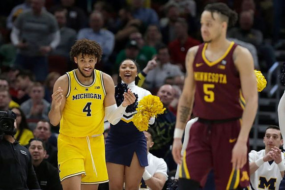 Isaiah Livers (4)