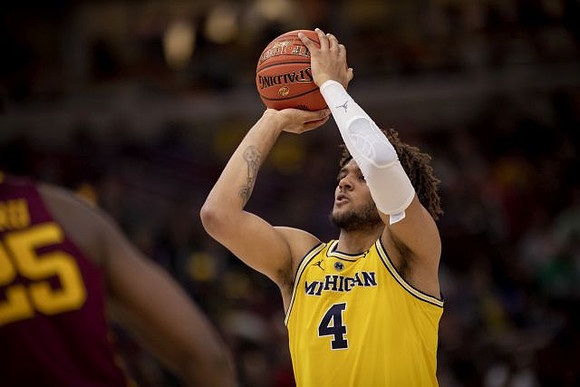 Isaiah Livers (4)