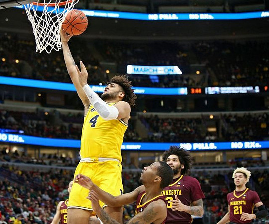 Isaiah Livers (4)