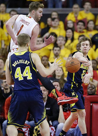 Max Bielfeldt (44) and Spike Albrecht (2)