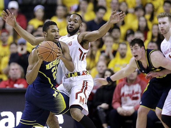 Zak Irvin (21) and Ricky Doyle (32)