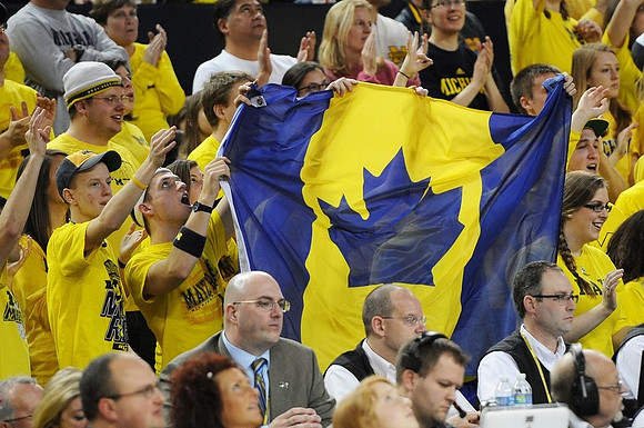 Nik Stauskas (11) Fans