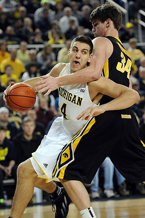 Mitch McGary (4)