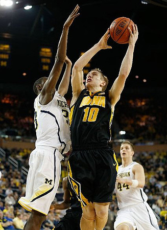 Caris LeVert (23) and Max Bielfeldt (44)