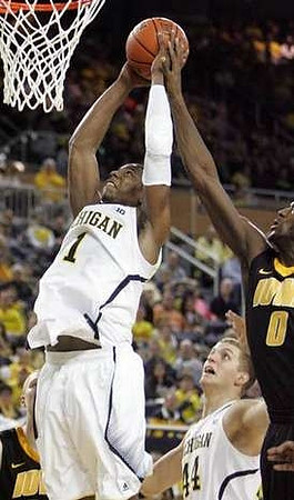 Glenn Robinson III (1) and Max Bielfeldt (44)