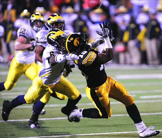 Donovan Warren (6), Michael Williams (40), and Jordan Kovacs (32)